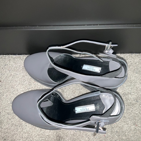 Prada - Picture 5 of 14